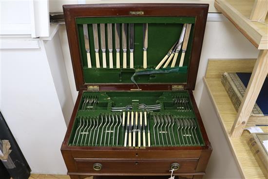 A service of Elkington & Co Dubarry pattern plated flatware in mahogany table canteen